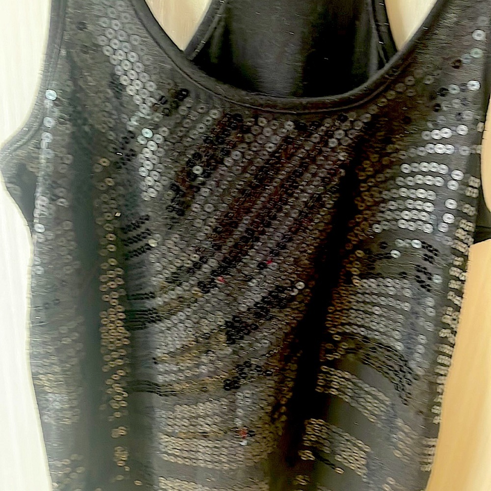 Sexy Sequined Tank Top - Picture 2 of 8